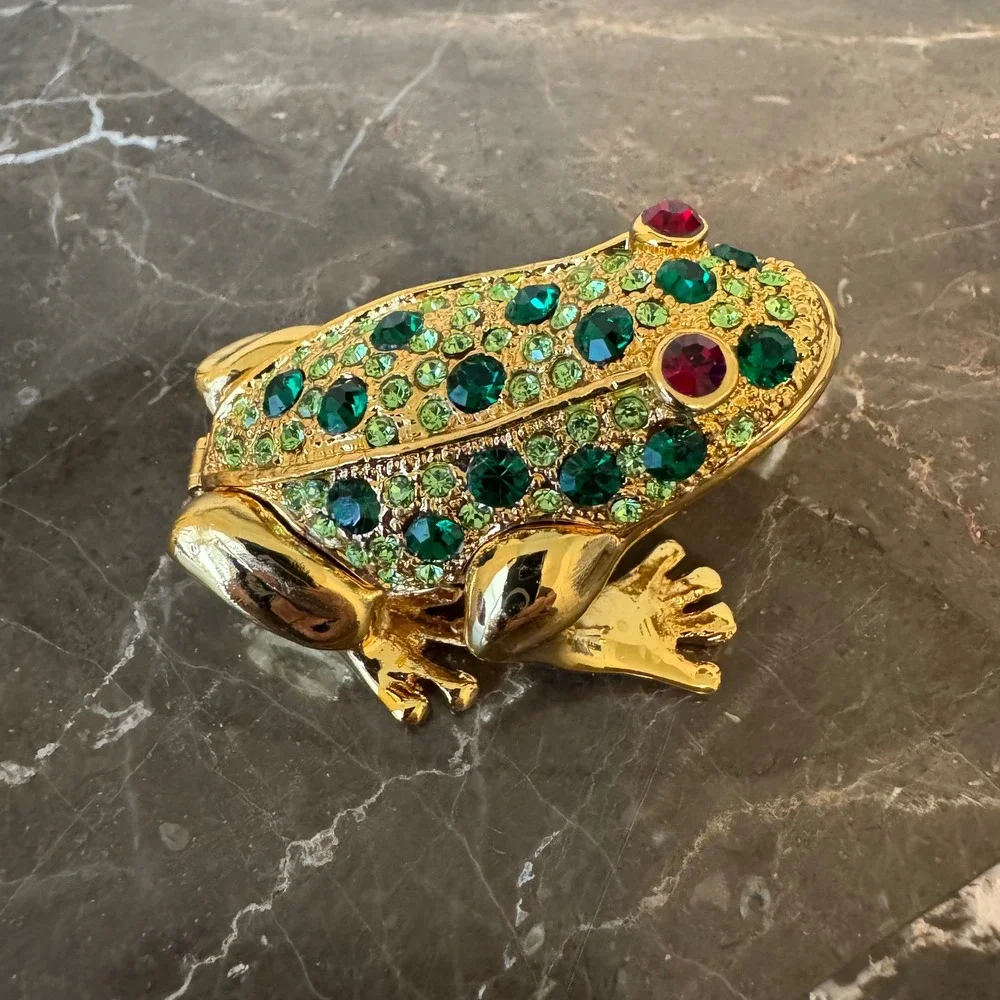 Gold Tone Rhinestone Frog Trinket Box Green Crystal Jeweled Hinged Keepsake Case